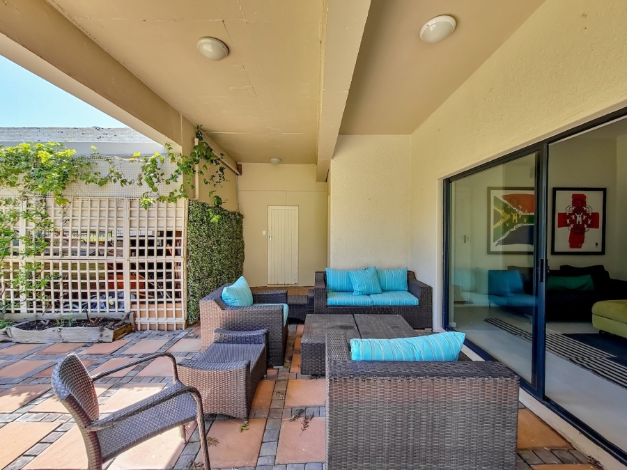 To Let 7 Bedroom Property for Rent in Camps Bay Western Cape
